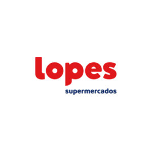 logotipo da empresa Lopes Supermercados, com o seu nome escrito em azul e vermelho. Fim da descrição.